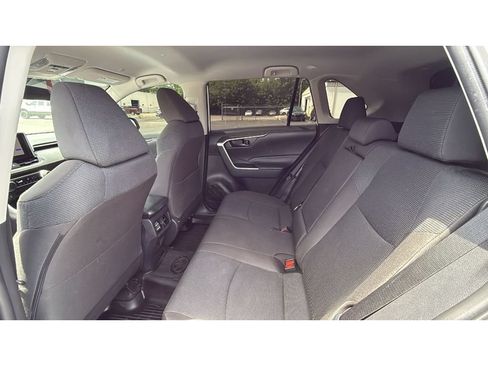 Used 2025 Toyota RAV4 LE AWD/4WD image 32