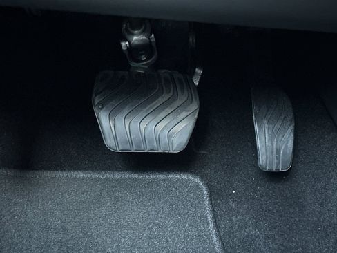 Used 2025 Nissan Sentra S image 42