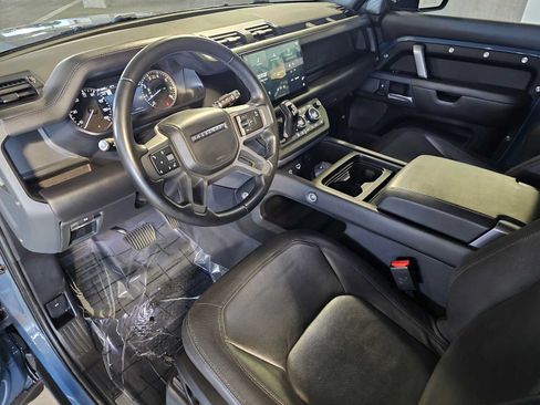 Used 2023 Land Rover Defender 90 X-Dynamic SE AWD/4WD image 2