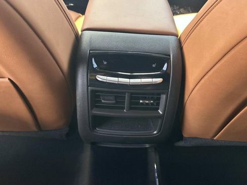 Certified 2024 Cadillac XT5 Premium Luxury w/ Technology Package FWD image 15
