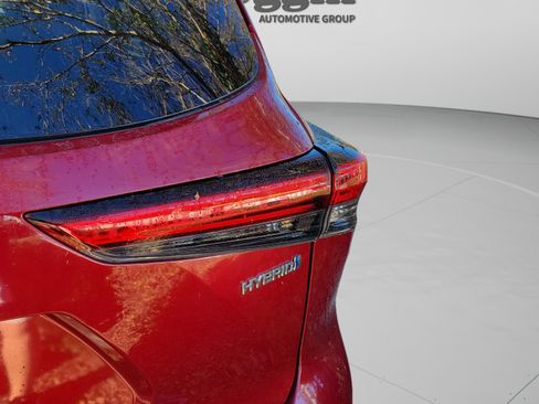 Used 2023 Toyota Highlander Limited image 16