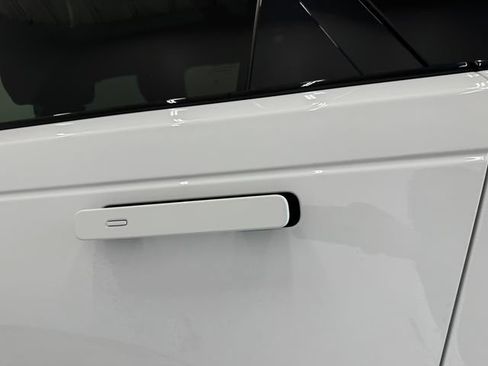 Used 2026 Land Rover Range Rover Velar S AWD/4WD image 38