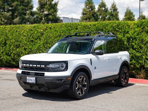 Used 2022 Ford Bronco Sport Outer Banks w/ Tech Package AWD/4WD image 3