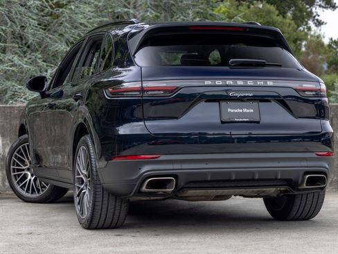 Certified 2022 Porsche Cayenne AWD/4WD image 3