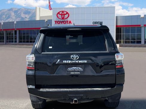 Used 2020 Toyota 4Runner SR5 Premium w/ Moonroof Package image 4