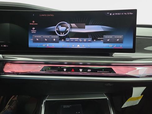 New 2026 BMW i7 xDrive60 w/ Executive Package AWD/4WD image 24
