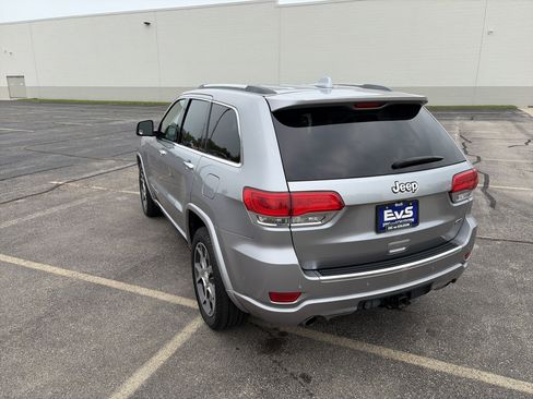 Used 2019 Jeep Grand Cherokee Overland RWD image 4