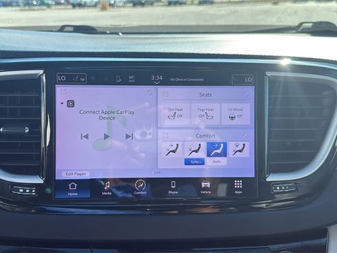 Used 2022 Chrysler Pacifica Touring-L image 24