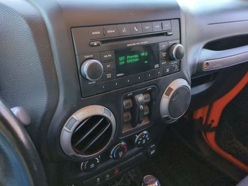 Used 2013 Jeep Wrangler Unlimited Sport AWD/4WD image 27