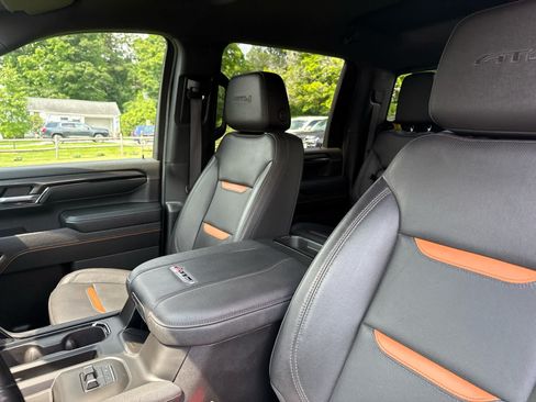 Used 2024 GMC Sierra 2500 AT4 w/ Technology Package AWD/4WD image 22