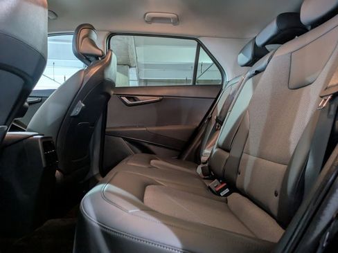 Used 2025 Kia Niro EX image 25