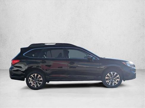 Used 2017 Subaru Outback 2.5i Limited image 4