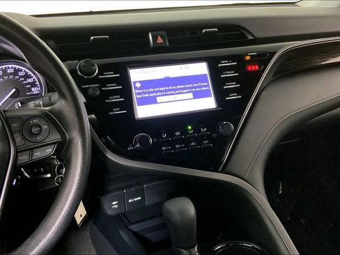 Used 2019 Toyota Camry LE image 6