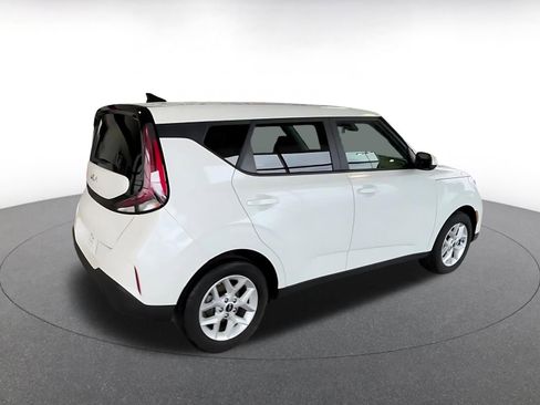 Used 2025 Kia Soul LX w/ LX Technology Package image 18