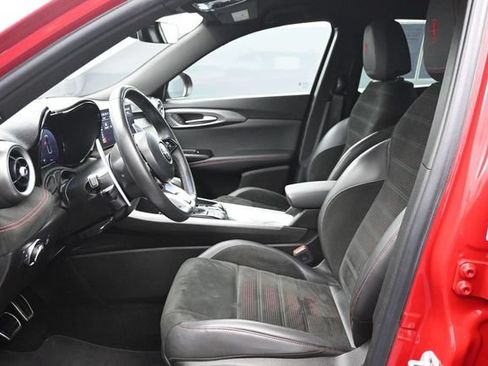 Used 2024 Alfa Romeo Tonale Veloce AWD/4WD image 6