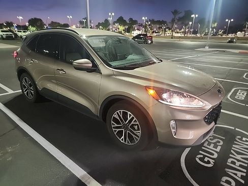 Used 2020 Ford Escape SEL FWD image 3