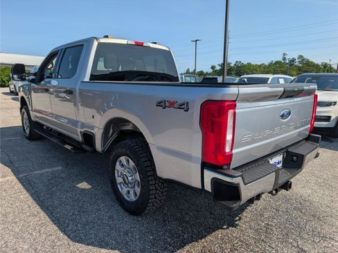 Used 2024 Ford F250 XLT AWD/4WD image 3
