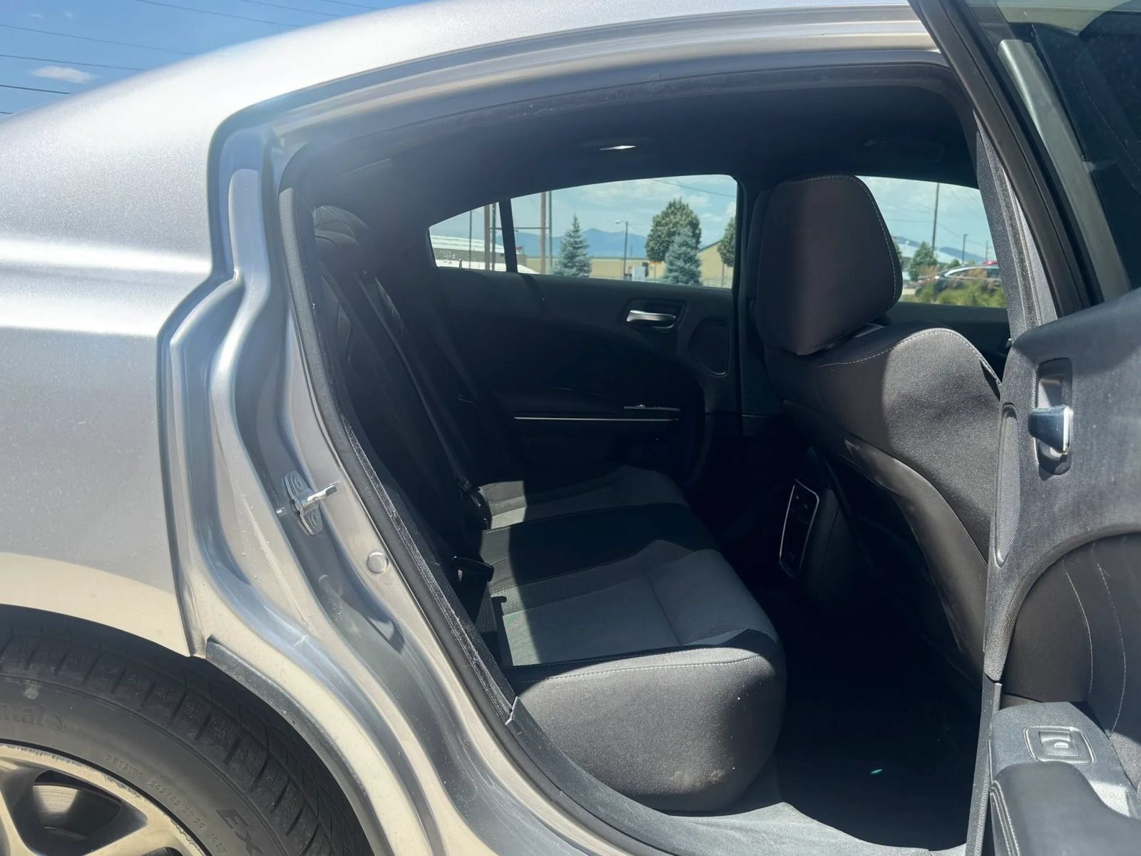 Used 2015 Dodge Charger SXT RWD image 15