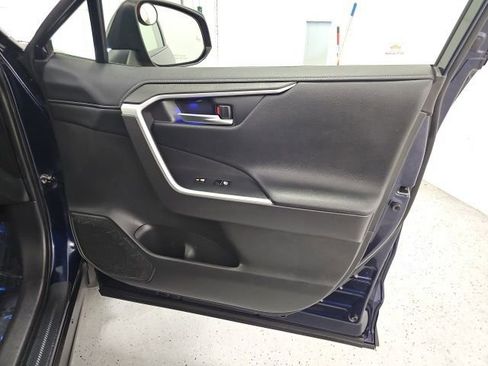 Used 2020 Toyota RAV4 Limited AWD/4WD image 36