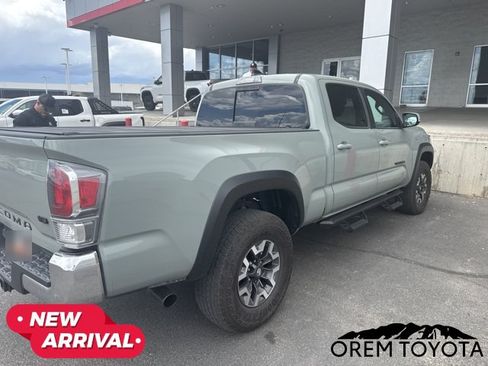 Used 2023 Toyota Tacoma TRD Off-Road w/ Black Out Package (TMS) AWD/4WD image 19