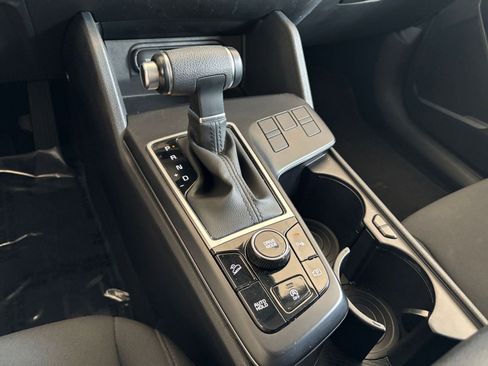 Used 2025 Kia Sportage LX FWD image 40