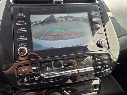 Used 2020 Toyota Prius LE image 15