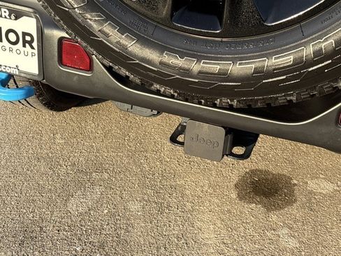 Used 2023 Jeep Wrangler Unlimited Sahara w/ Cold Weather Group image 7