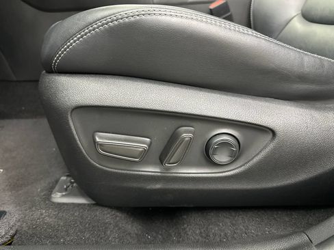 Used 2022 Toyota RAV4 XLE Premium FWD image 10