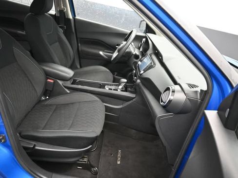 Used 2022 Nissan Kicks SV FWD image 8