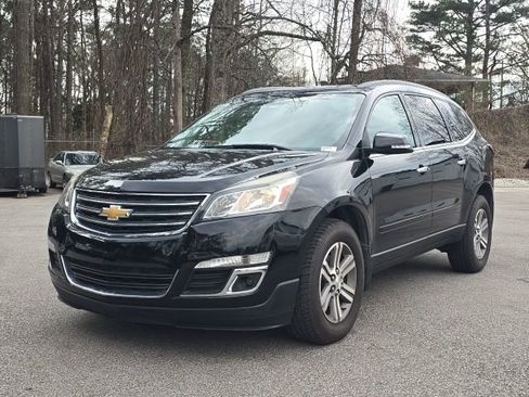 Used 2016 Chevrolet Traverse LT image 2