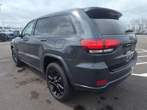 Used 2018 Jeep Grand Cherokee Altitude image 15