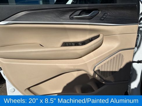 New 2026 Jeep Grand Cherokee Limited w/ Luxury Tech Group II AWD/4WD image 21