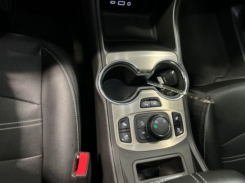 Used 2022 GMC Terrain Denali w/ Denali Premium Package image 17