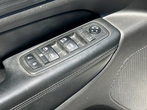 Used 2019 Jeep Grand Cherokee Laredo AWD/4WD image 15