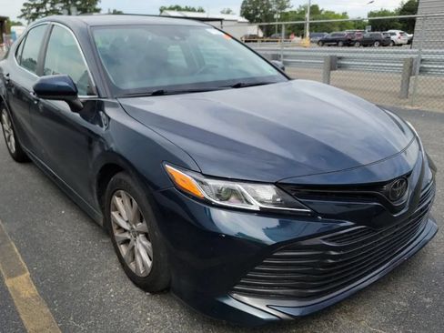 Used 2020 Toyota Camry LE FWD image 2