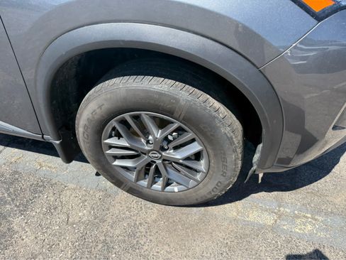 Used 2023 Nissan Rogue S AWD/4WD image 4