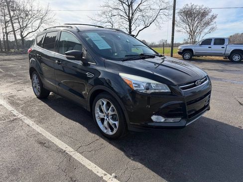 Used 2013 Ford Escape Titanium w/ Parking Technology Pkg FWD image 2