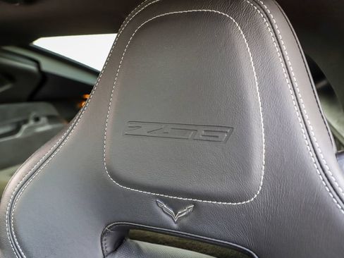 Used 2017 Chevrolet Corvette Z06 w/ Z07 Performance Package RWD image 31