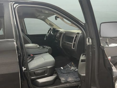 Used 2019 RAM 1500 Express RWD image 20