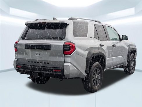 Used 2026 Toyota 4Runner SR5 AWD/4WD image 6