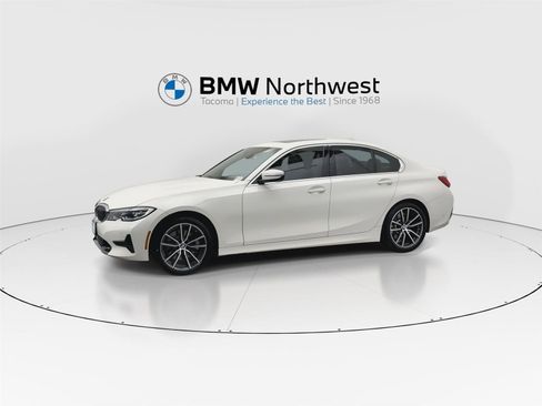 Used 2021 BMW 330i xDrive 330i xDrive w/ Convenience Package image 10
