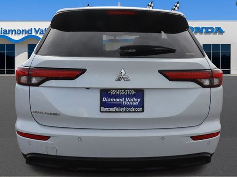 Used 2024 Mitsubishi Outlander ES image 5