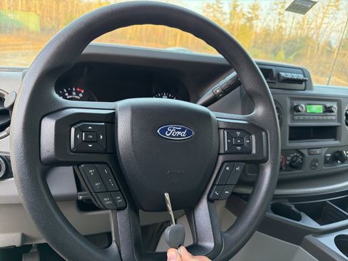 Used 2024 Ford E-350 and Econoline 350 Super Duty w/ Driver's Safety Package image 14