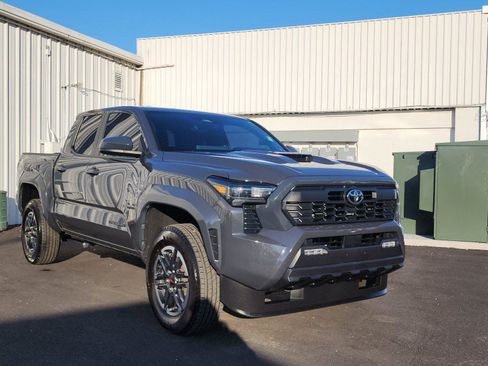 Used 2024 Toyota Tacoma TRD Sport image 7