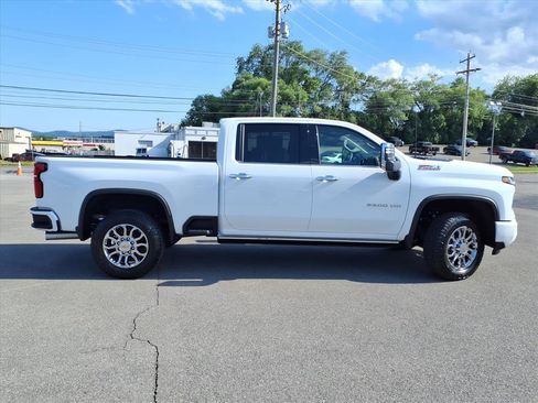 New 2026 Chevrolet Silverado 2500 LTZ w/ Z71 Chrome Sport Edition AWD/4WD image 3
