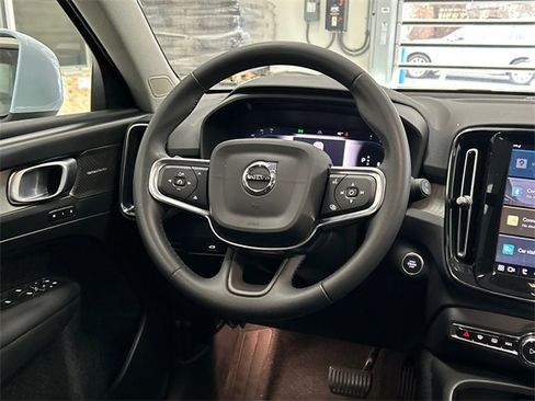 Certified 2024 Volvo XC40 B5 Plus w/ Protection Package Premier image 22