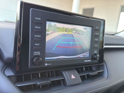 Used 2020 Toyota RAV4 LE FWD image 24