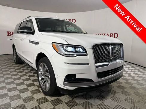 Certified 2023 Lincoln Navigator 4WD image 1