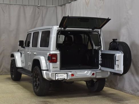 Used 2022 Jeep Wrangler Unlimited Sahara AWD/4WD image 33