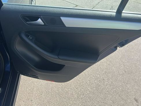 Used 2013 Volkswagen Jetta SE FWD image 14